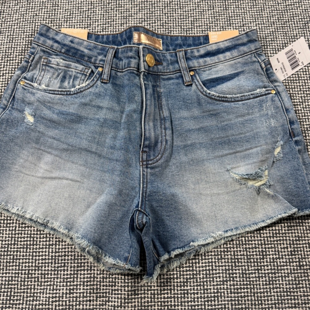 Kut from the Kloth Jane High Rise Denim Shorts Medium Wash Distressed Size 6 NEW